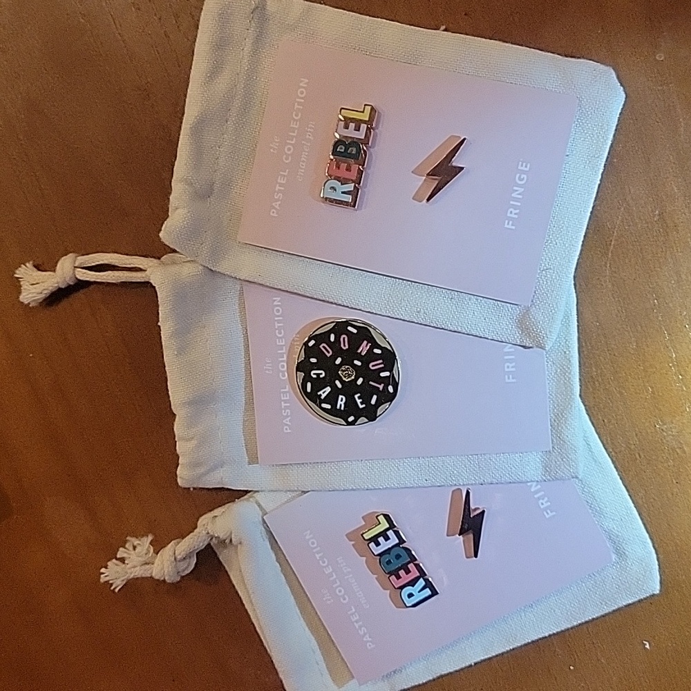 🆕️Fringe Gift & Bag Cute Enamel Pins-Pastel Collection